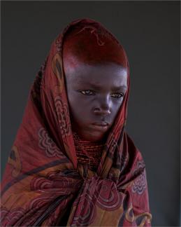 Turkana Girl in Ochre 01