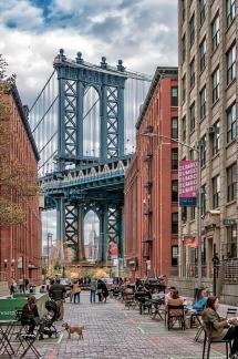 Outdoor Dinning at Dumbo