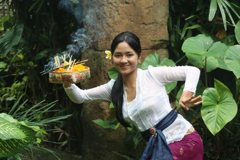 Incense Lady 3