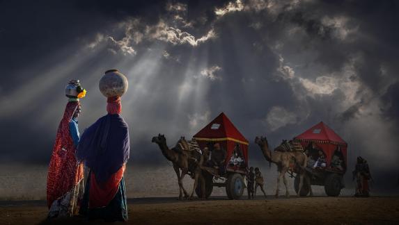 Women on the roadside