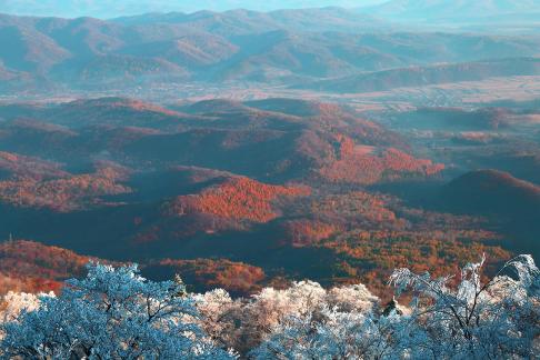 A strong autumn atmosphere