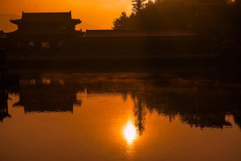 The sunset in the lake