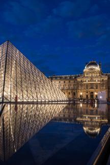 Louvre reflection