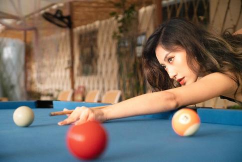 Billiards Girl