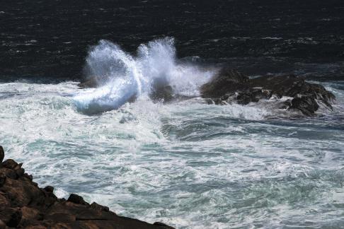 Crashing waves