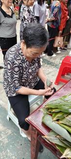 Zongzi making competition 2