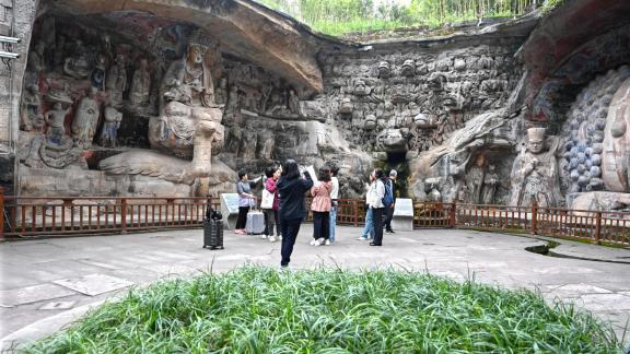 Tourists at Dazu Rock Carvings