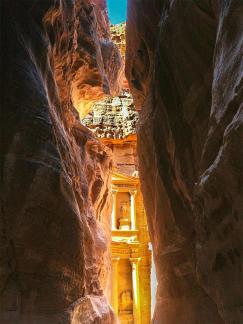 Glimpsing Petra