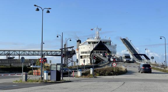 Cars to the ferry