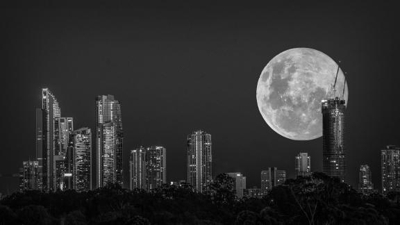 Supermoon over SP