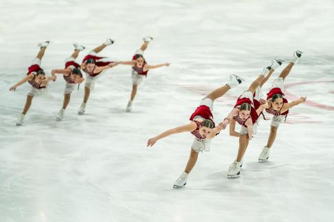 Synchronized skating 6