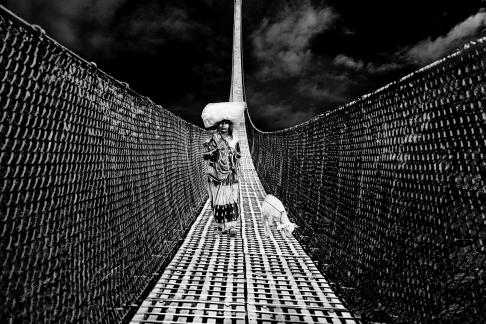 Women and Suspension Bridges 025