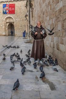 Dubrovnik monk with birds