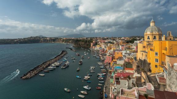 PROCIDA IN MORNING