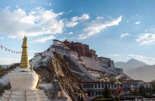 The Morning of the Potala Palace The Morning of the Potala Palace