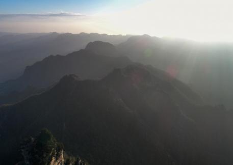 Between Yunshan Mountains 1