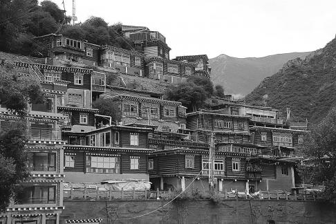 Houses on the mountain ridge 11