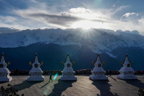 Snowy Mountain Stupa 28