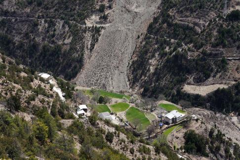 The winding mountain path 14