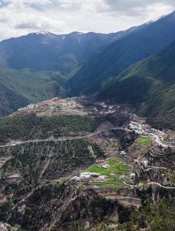The winding mountain path 8