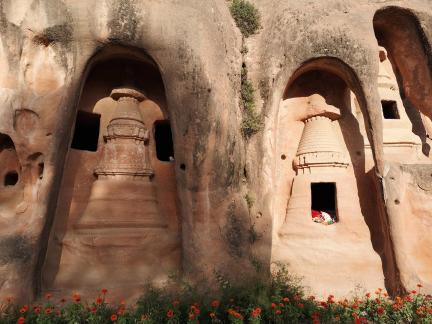 Horseshoe Thousand Buddha 3