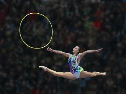 Ribbon dance 55