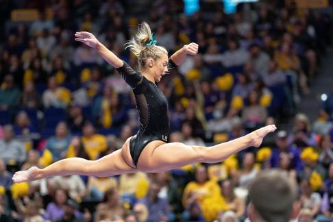 Dean Jump 2022 On Beam