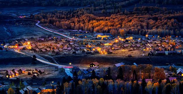 Night view of Xinjiang