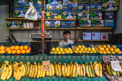 FRUIT SELLER IN BISHKEK