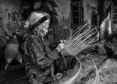 Weaving bamboo cage