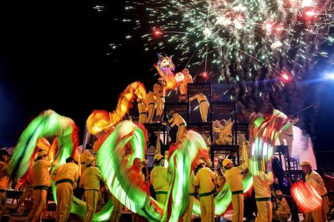 Dragon Dance in Longcun Bay