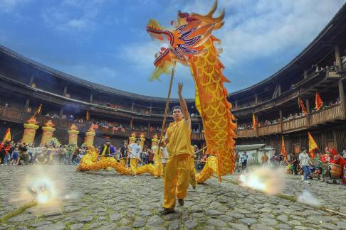 Tulou Dragon Dance 06