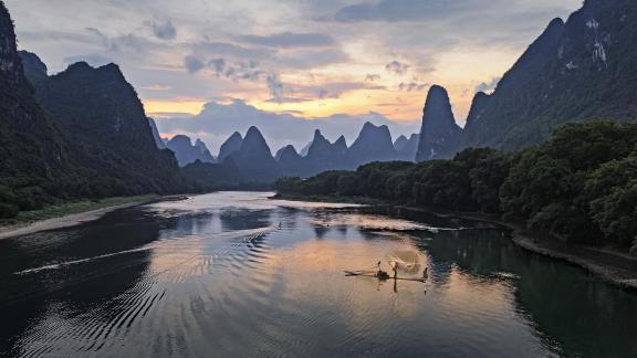 Dawn of Guilin 1