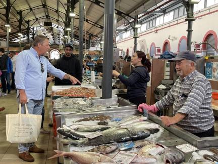 In the market hall of Loule