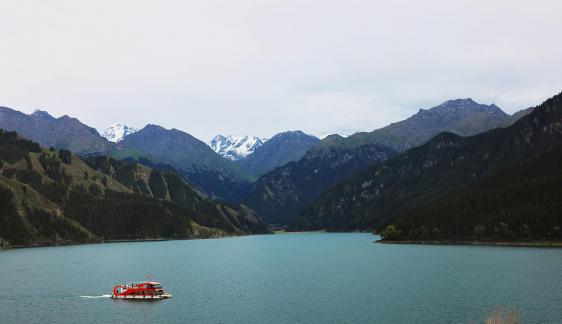 Beautiful scenery of Tianchi Lake