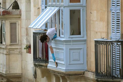 Balcony Cleaner