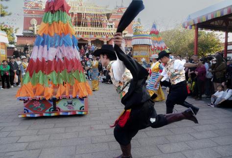 Tibetan Guozhuang Dance 2