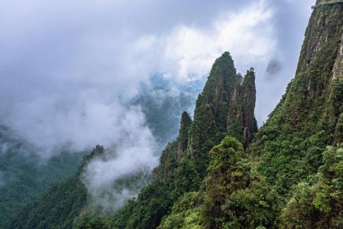 Yunwu Mountain Range 1