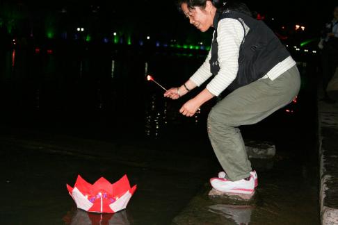 Floating River Lanterns