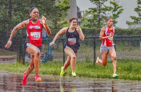 Women race in heavy rain 17