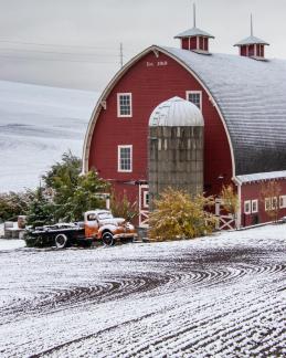 Heidenreich Dairy in the snow