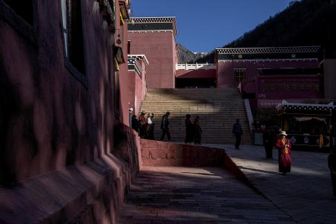 Buddhist Monastery Circle Runner